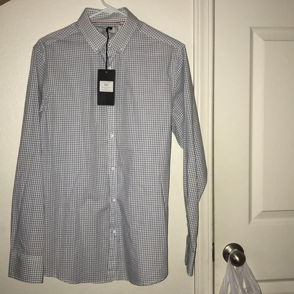 A dress shirt size medium never been worn - Picture 1 of 1